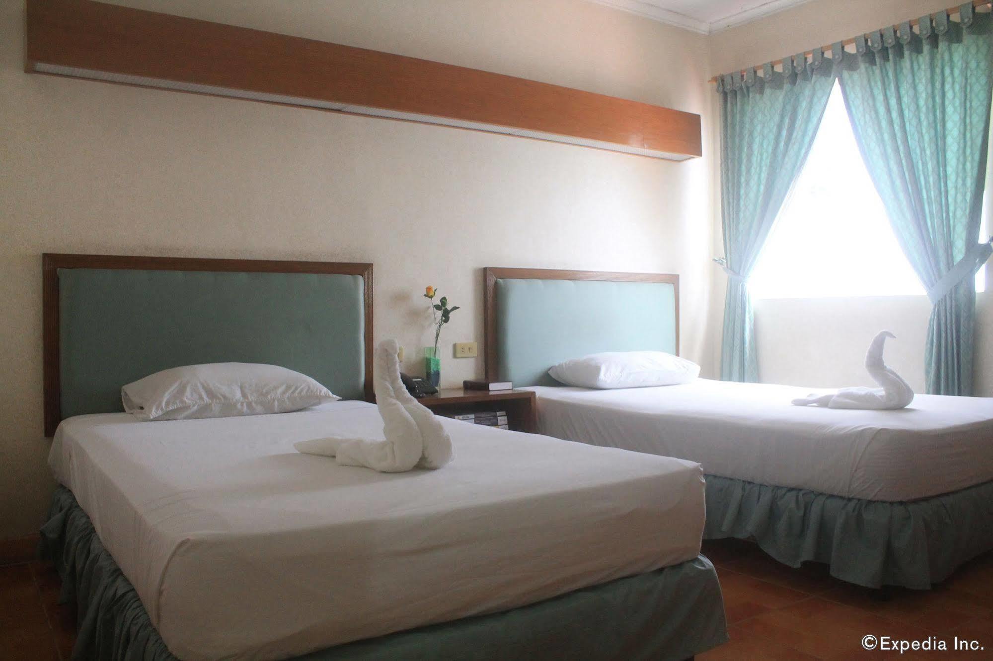 Taft Tower Hotel Манила Екстериор снимка