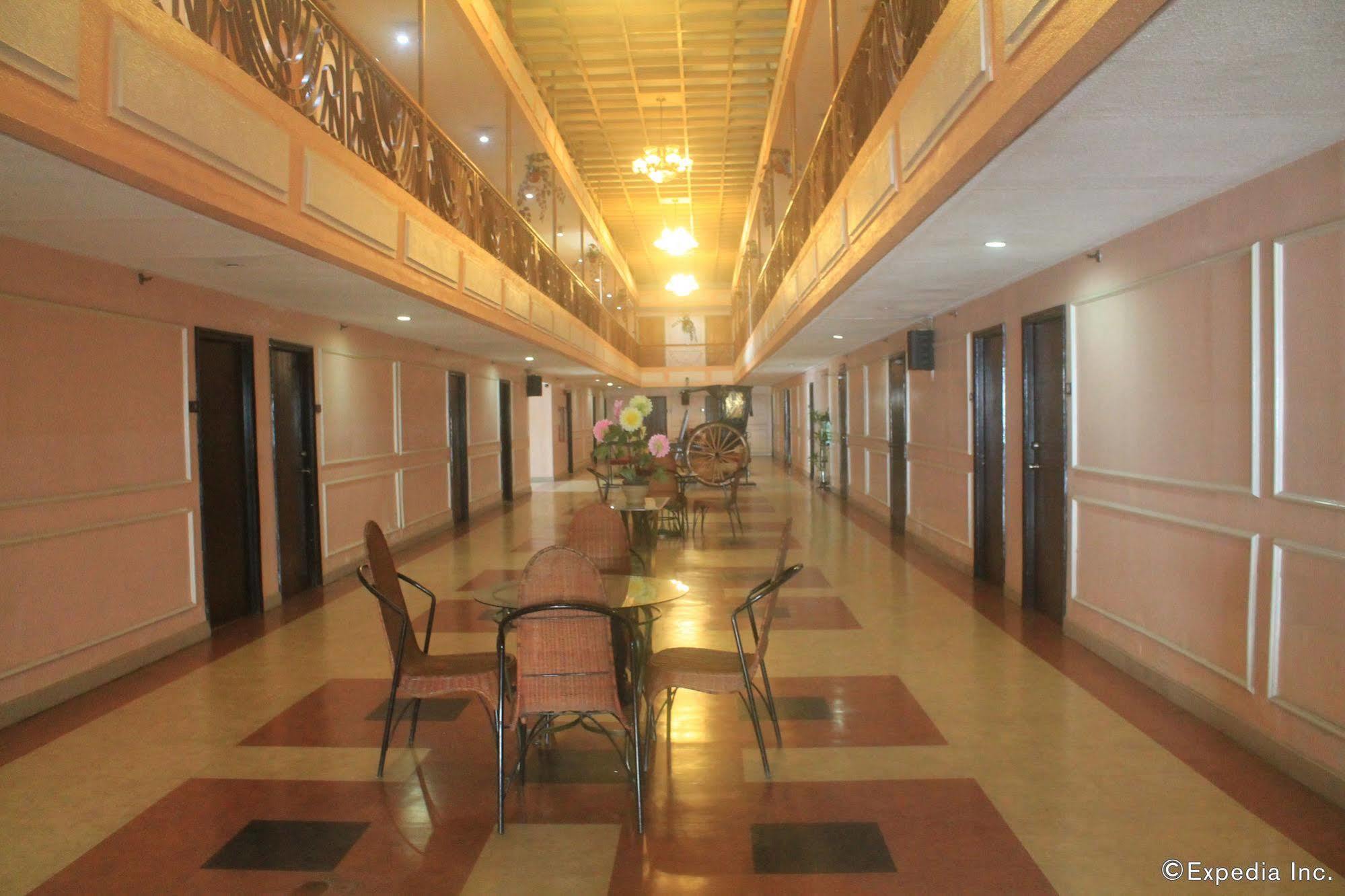 Taft Tower Hotel Манила Екстериор снимка