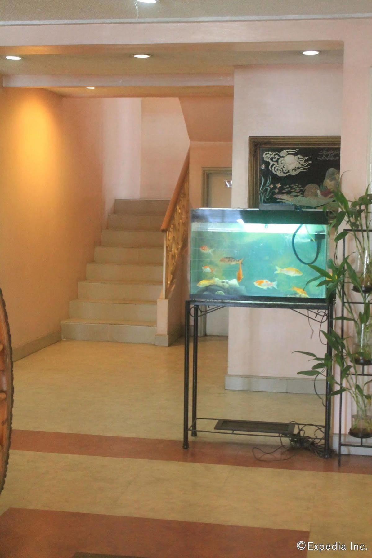 Taft Tower Hotel Манила Екстериор снимка